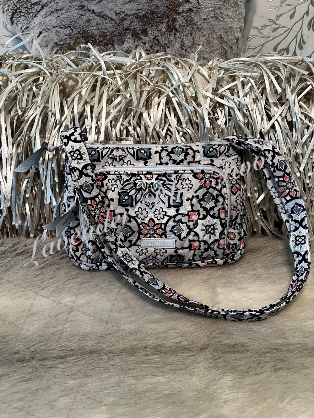 VERA BRADLEY Lison Medalllion Little Hipster Crossbody Quilted Gray Blue Quilted